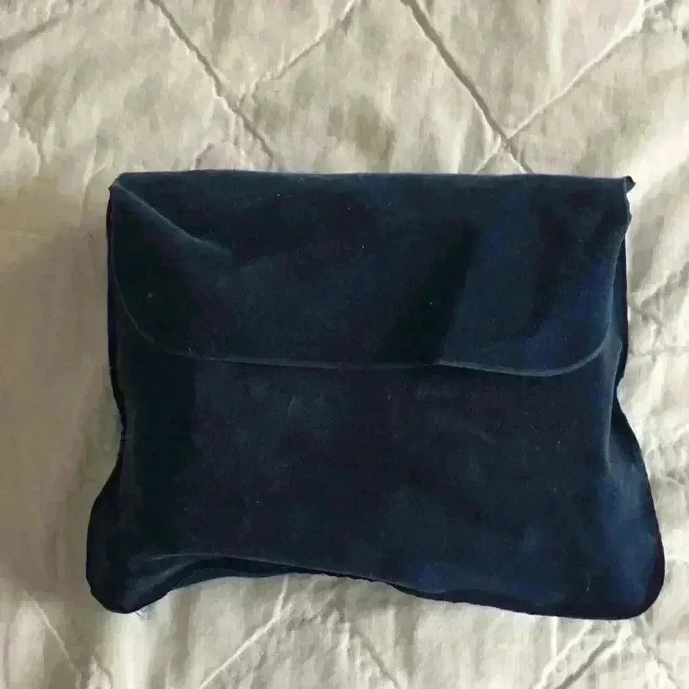 Inflatable travel pillow - Picture 2 of 6